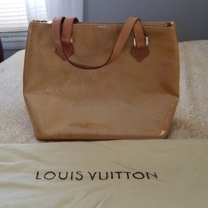 Louis Vuitton Houston Monogram Vernis zip